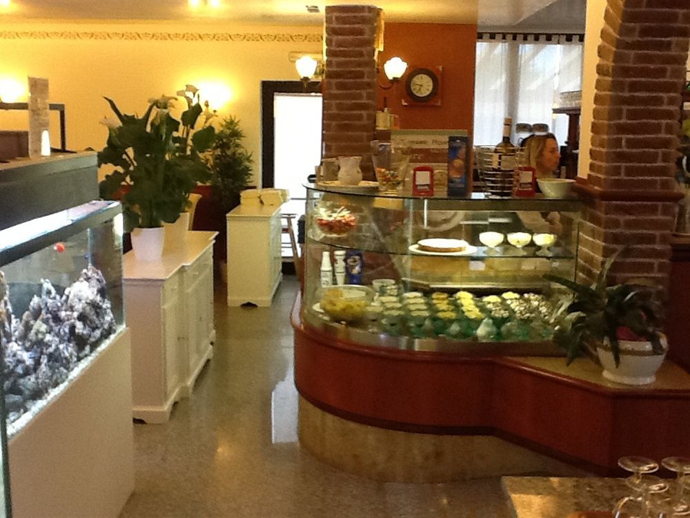 贝尔菲奥雷酒店 Salzano 外观 照片